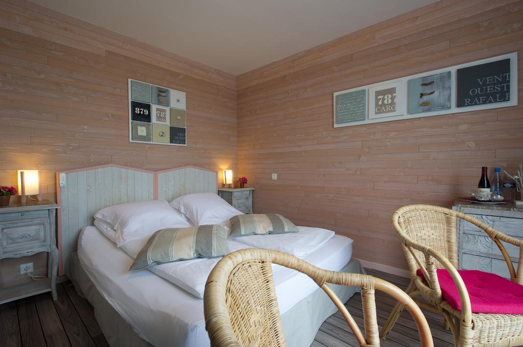 Villa Tremail - La Plage Au Pied De Votre Chambre วีเมอเรอ ภายนอก รูปภาพ