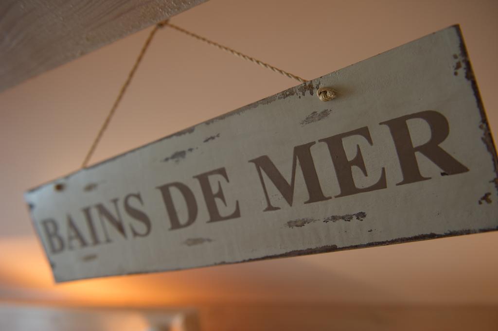 Villa Tremail - La Plage Au Pied De Votre Chambre วีเมอเรอ ภายนอก รูปภาพ