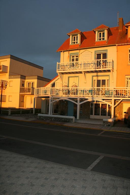 Villa Tremail - La Plage Au Pied De Votre Chambre วีเมอเรอ ภายนอก รูปภาพ
