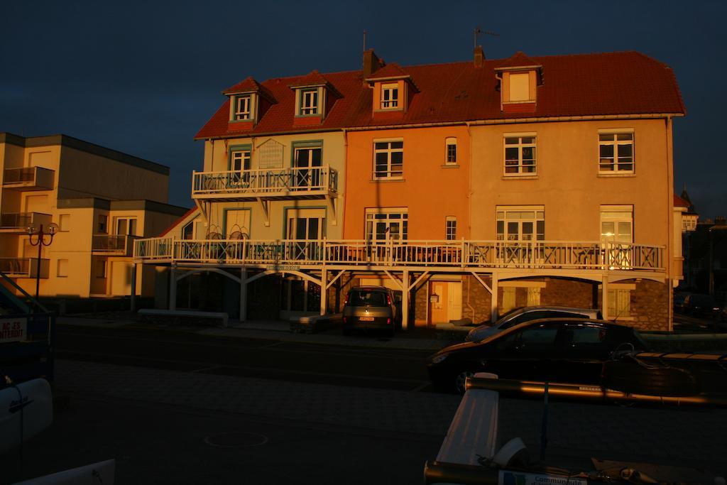 Villa Tremail - La Plage Au Pied De Votre Chambre วีเมอเรอ ภายนอก รูปภาพ